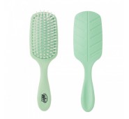 WETBRUSH GO GREEN™ TREATMENT & SHINE PLAUKŲ ŠEPETYS SU NATŪRALIU ARBŪZO ALIEJUMI