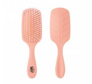 WETBRUSH GO GREEN™ TREATMENT & SHINE PLAUKŲ ŠEPETYS SU ŠERNO ŠERELIAIS IR NATŪRALIU ARBŪZO ALIEJUMI