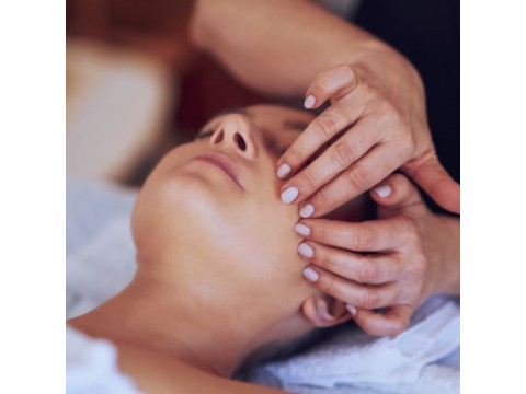 Limfodrenažinis + stangrinamasis veido masažas (45 min), "OLD TOWN SPA" masažo ir grožio klinikoje Vilniuje